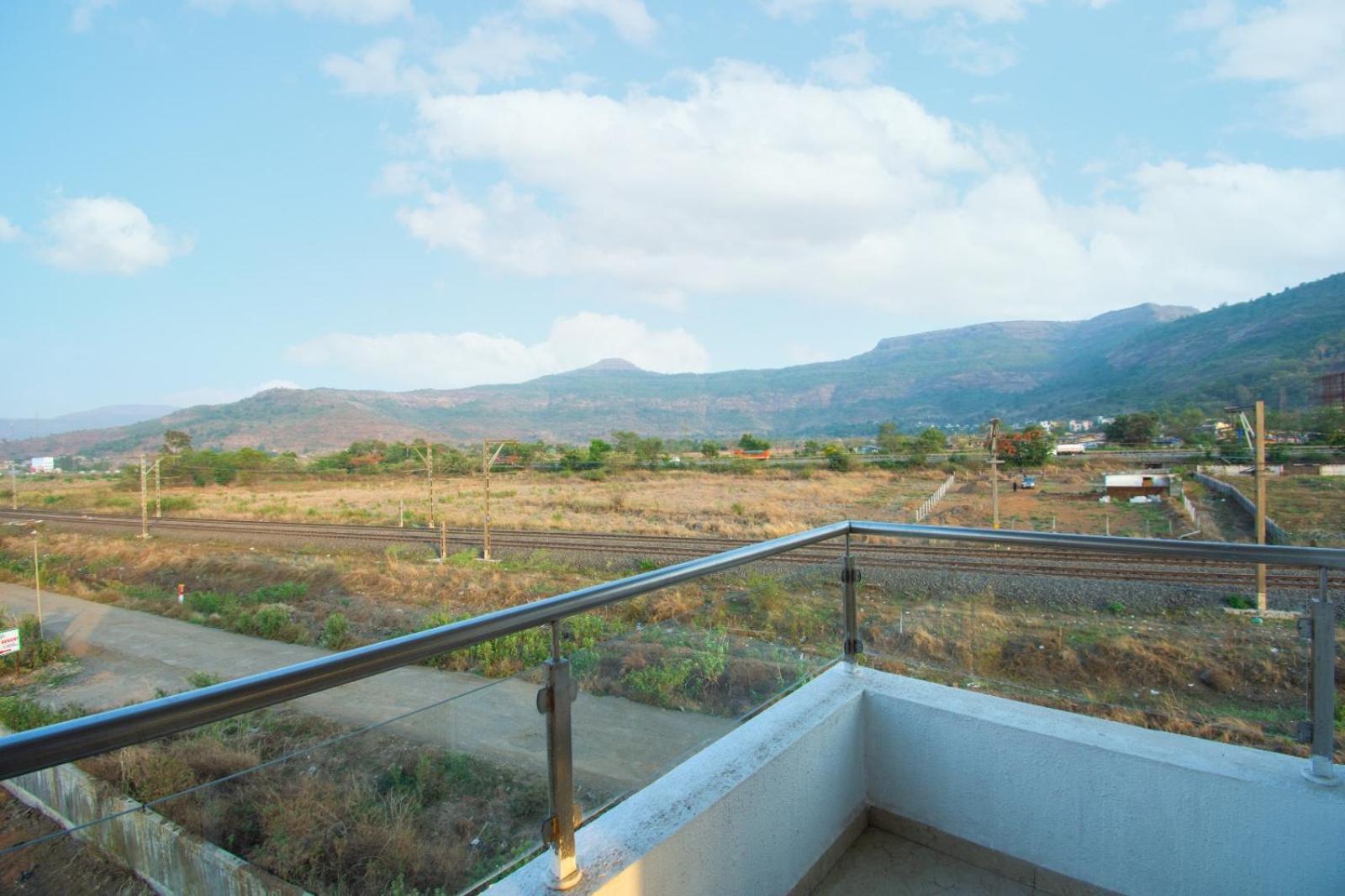 Empyrean Stay Ll 6Bhk Ll Royal Bramha Palace Ll Pvt Pool Ll Lonavala Exterior photo